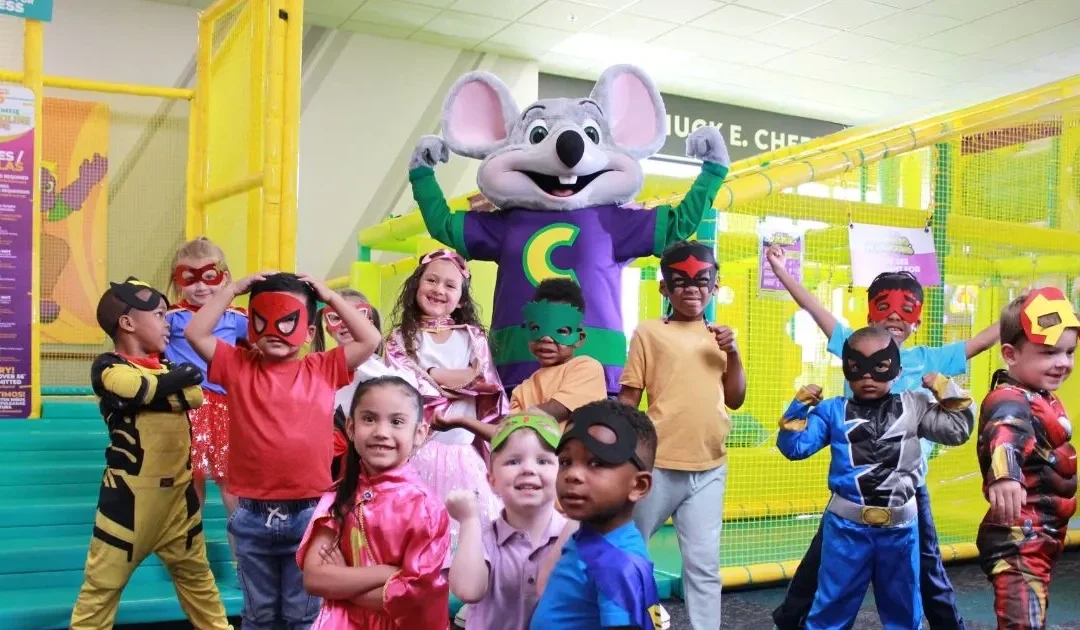 Entrada GRATIS al Nuevo Parque de Juegos de Superhéroes de Chuck E. Cheese HOY Solamente