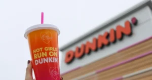 Vaso de Megan Thee Stallion en Dunkin'