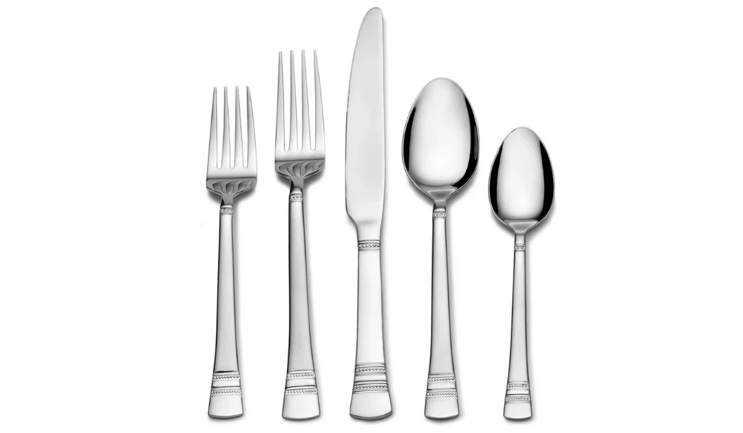 Sapphire Bay Stainless Steel Flatware Set de 20-Piezas SOLO $23.99 (Reg $98)
