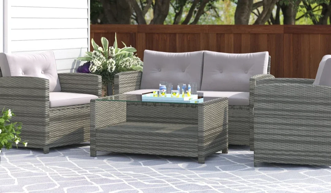 Set de Patio en Rattan de 4-Piezas SOLO $344.99 (Reg $1,008)