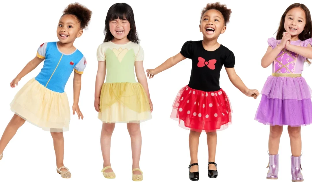 Trajes de Disney DESDE $10.99 en Old Navy