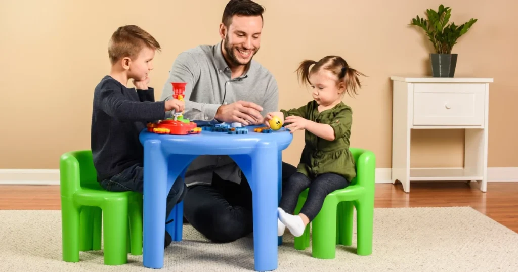 Set de Mesa y Sillas Little Tikes
