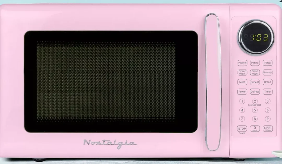 Microondas Nostalgia Retro 0.7 Cu. Ft. a SOLO $44.79 (Reg $80)